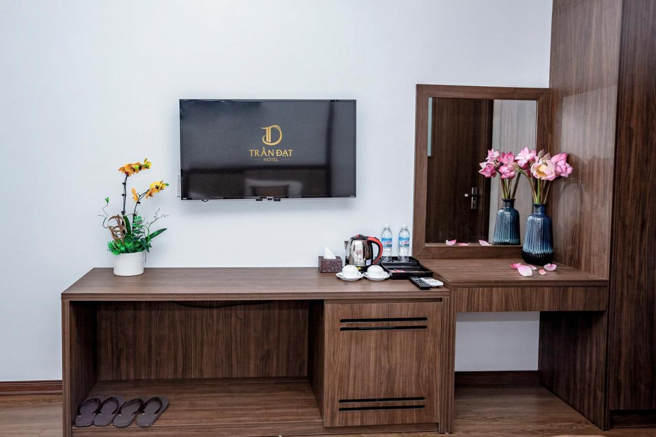 Tran Dat Hotel Ha Long Esterno foto