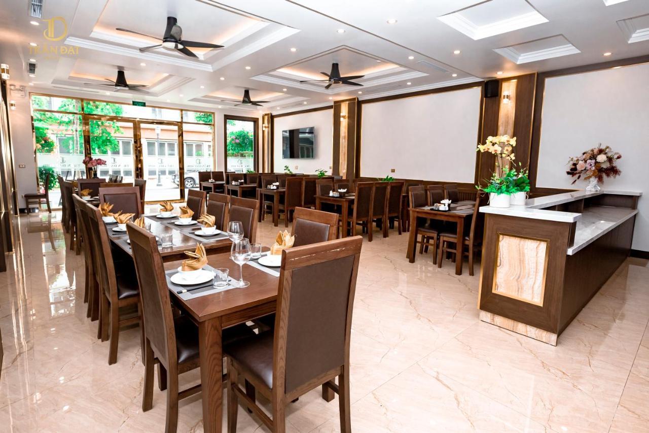 Tran Dat Hotel Ha Long Esterno foto